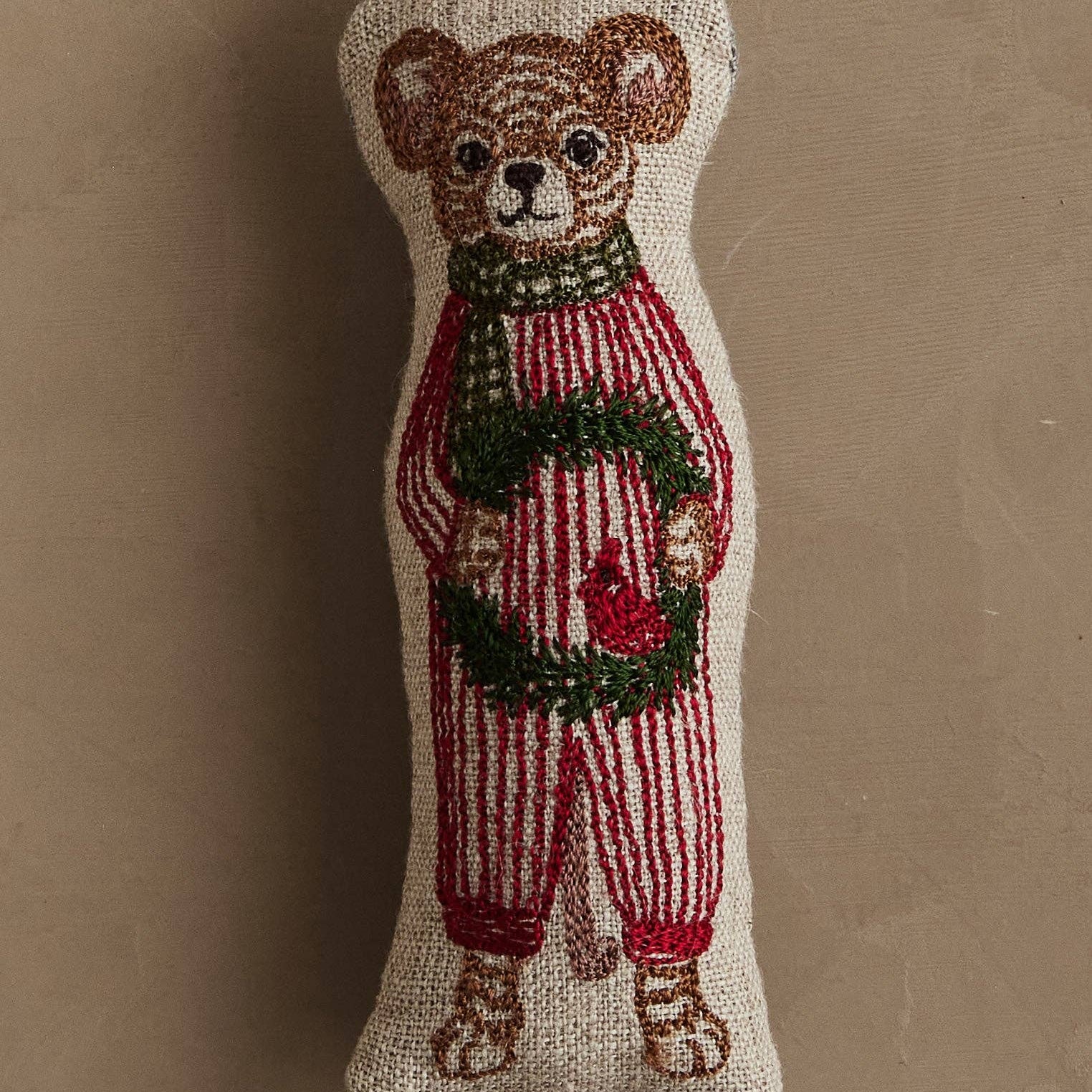 Mouse with Wreath Ornament