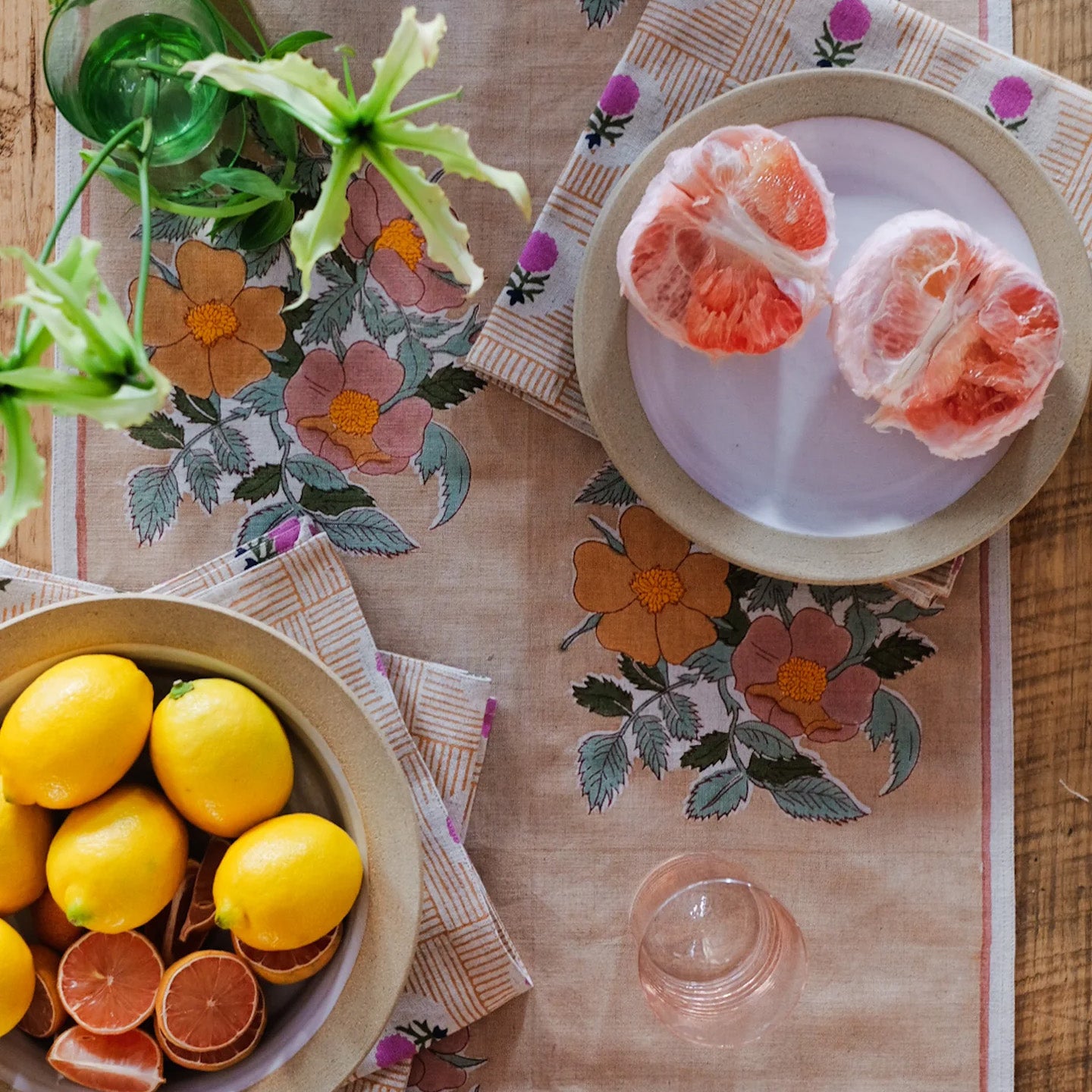 Dia Table Runner in Cafe au Lait