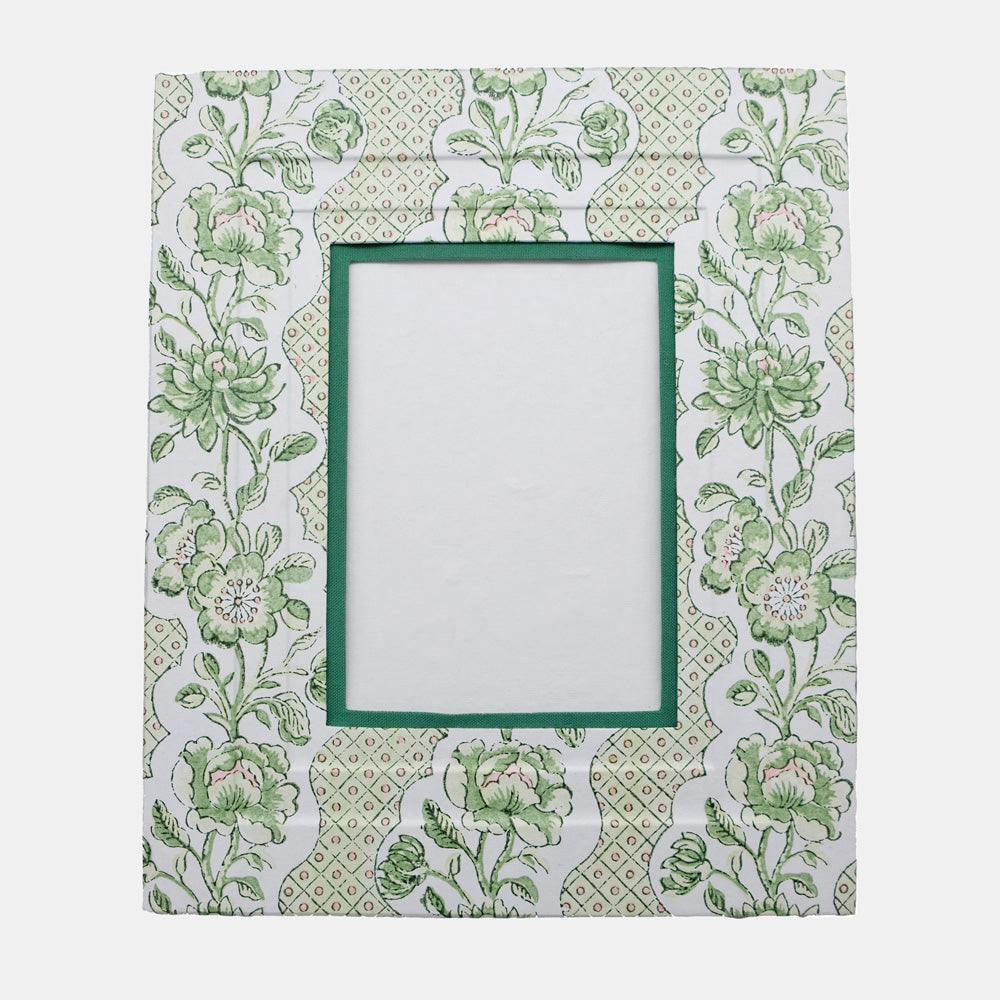 Green Blooming Trellis Wall Frame