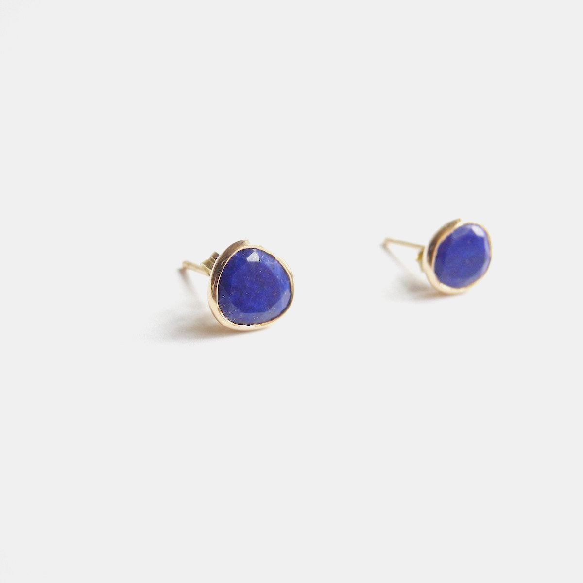 Lapis Studs