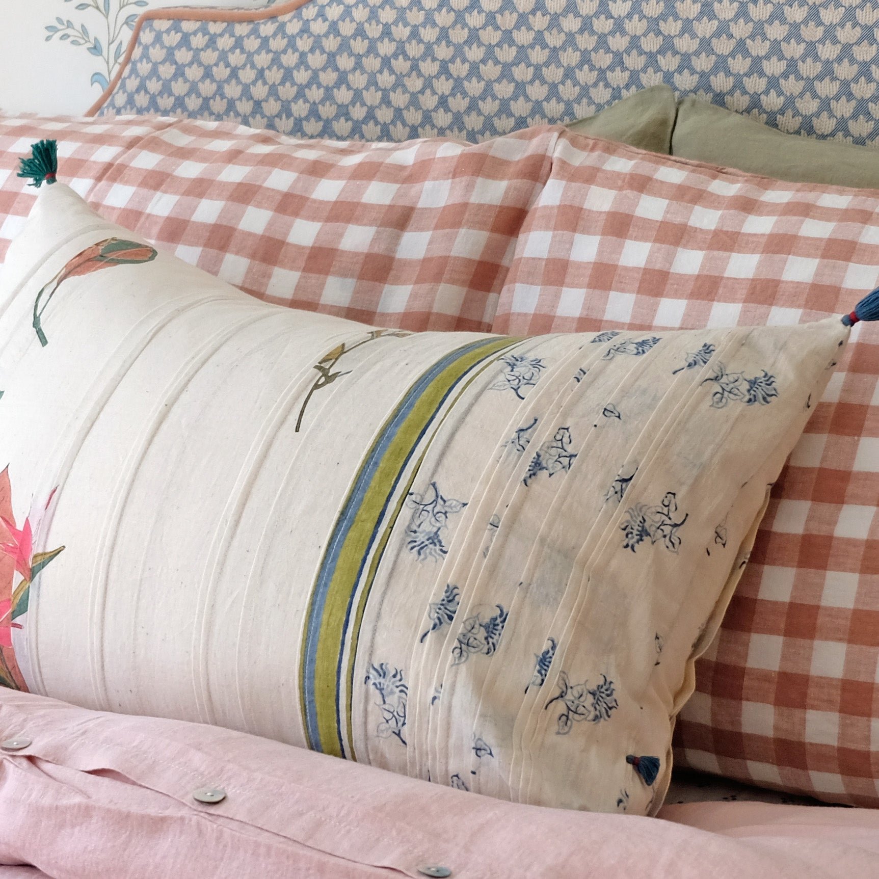 Handloom Lumbar Pillow 201