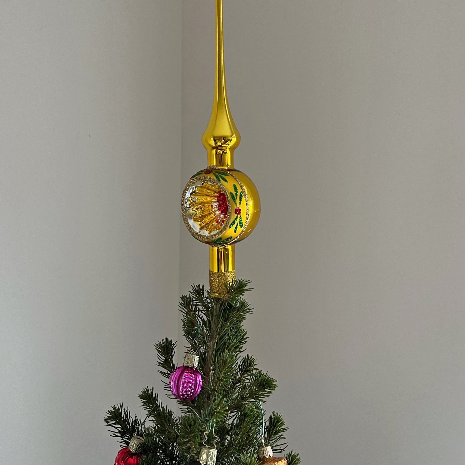 Christmas Sparkler Tree Topper in Red and Gold