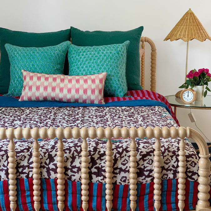 Arabesque Coffee Quilt