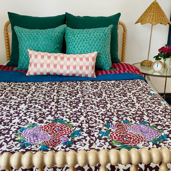 Arabesque Coffee Quilt