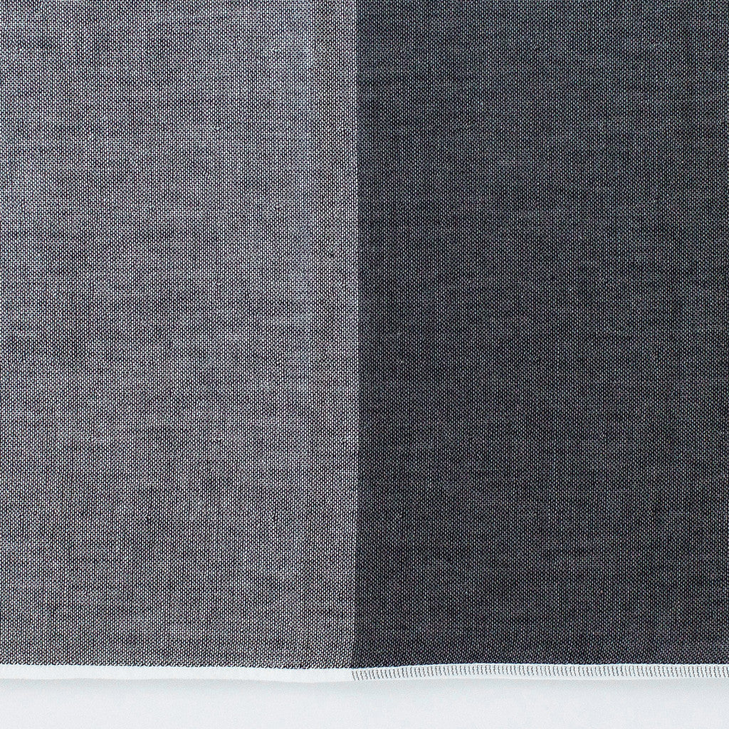 Two Tone Chambray Bath Towel in Charcoal