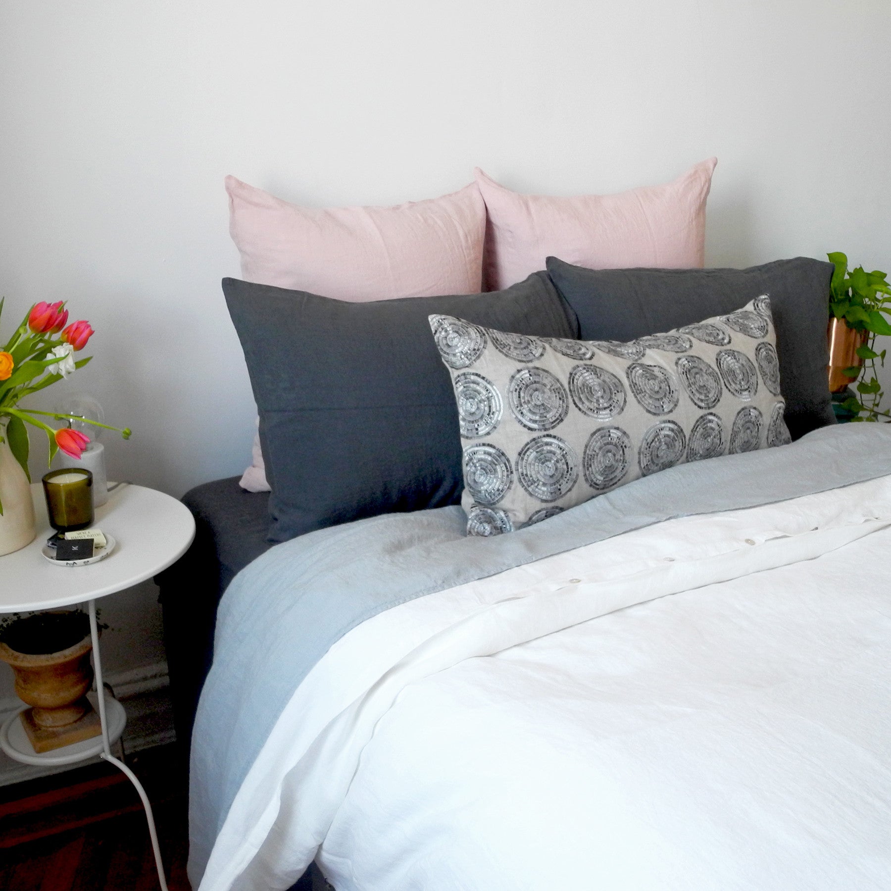 A Linge Particulier Linen Duvet in Off White gives a soft white neutral color to this duvet for a easy linen bedding look from Collyer&#39;s Mansion