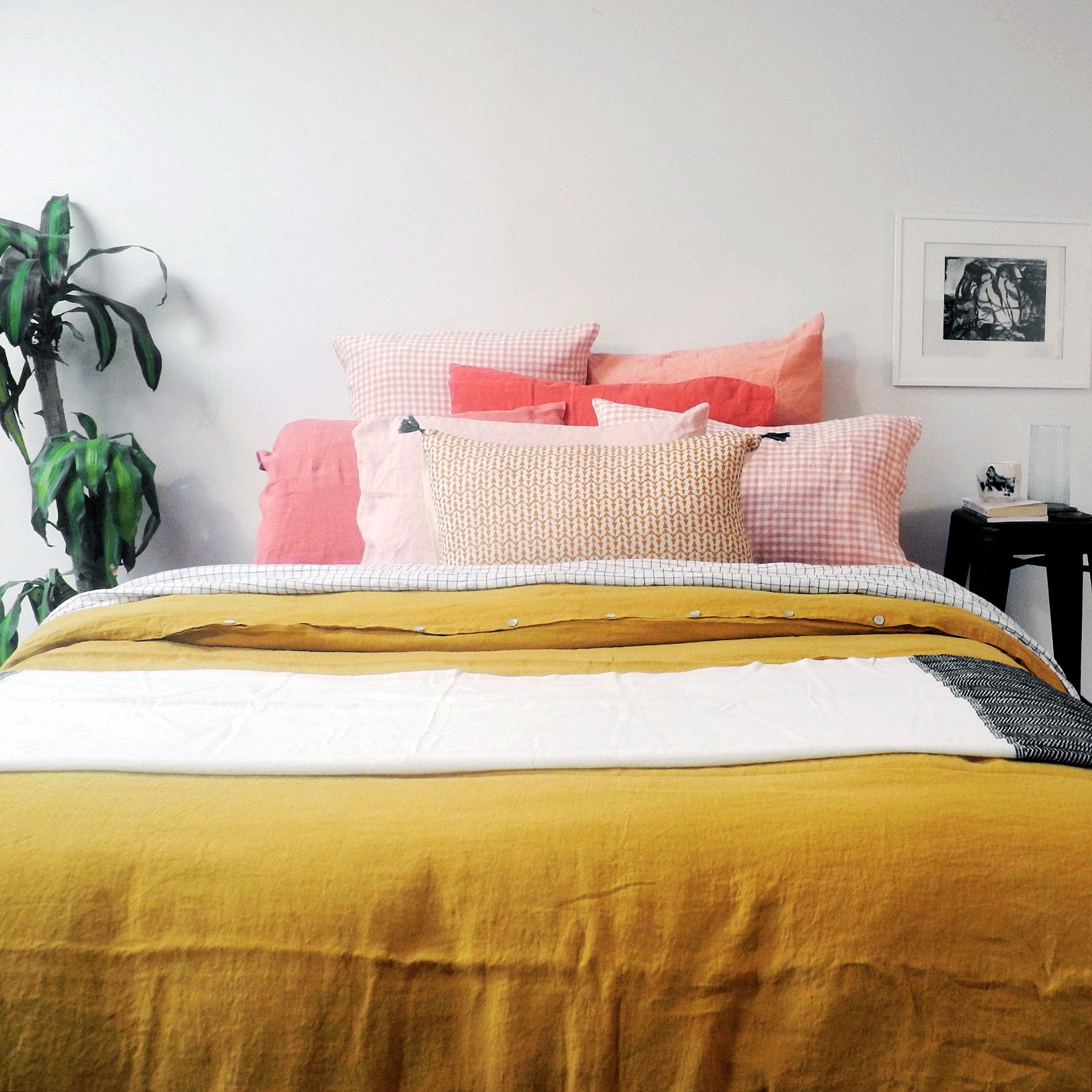 Linge Particulier Terracotta Pink Standard Linen Pillowcase Sham with honey yellow linen duvet for a colorful linen bedding look in sunset orange - Collyer&#39;s Mansion