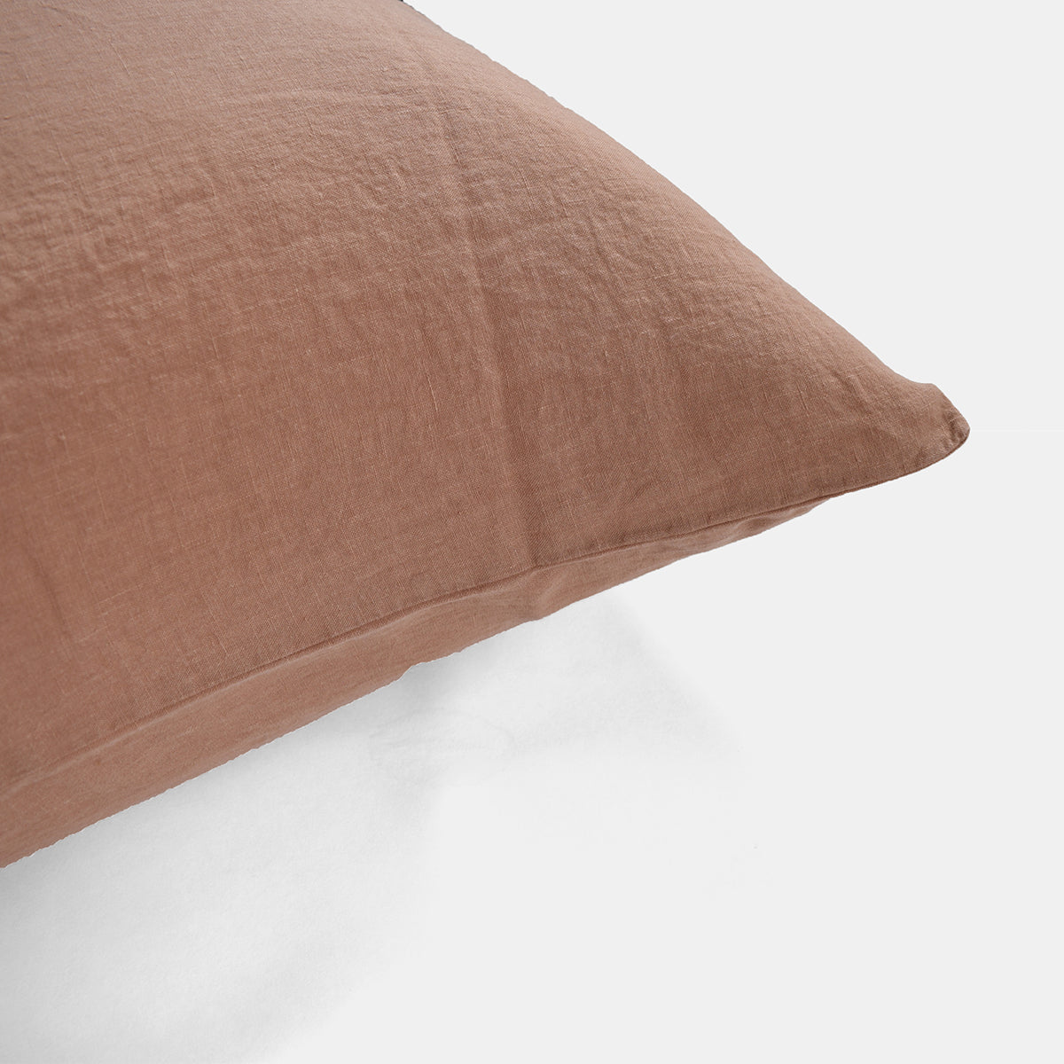 Linge Particulier Moka Standard Linen Pillowcase Sham for a colorful linen bedding look in earthy clay pink - Collyer&#39;s Mansion