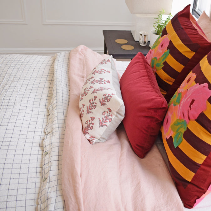 Linen Fitted Sheet in Pale Pink