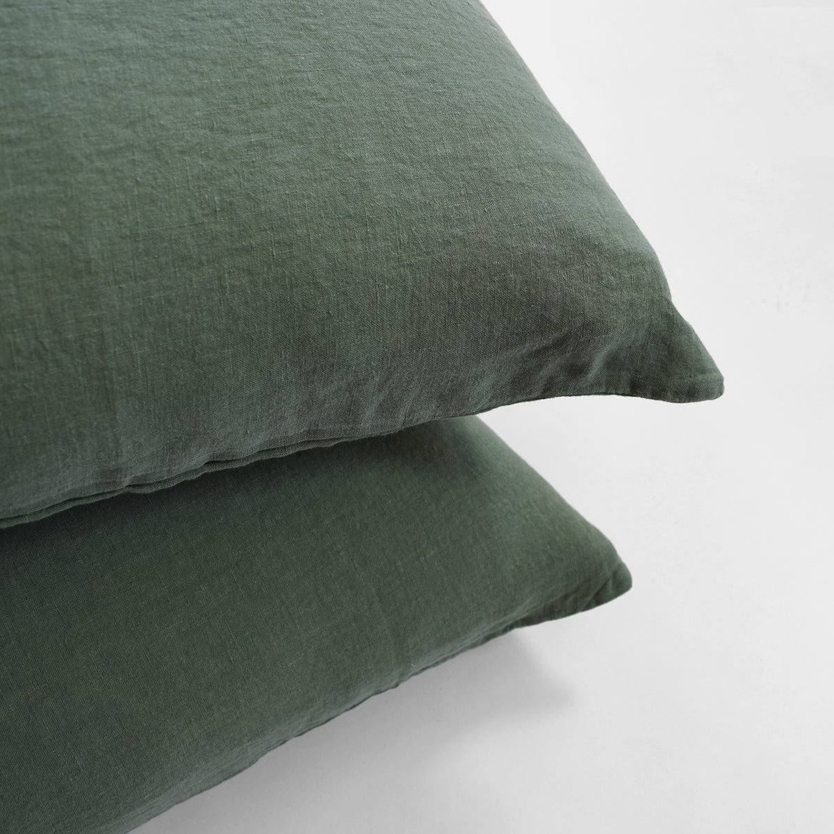 Linge Particulier Jade Green Euro Linen Pillowcase Sham for a colorful linen bedding look in camo green - Collyer&#39;s Mansion