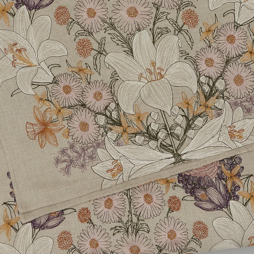 Lilies and Daisies Table Runner