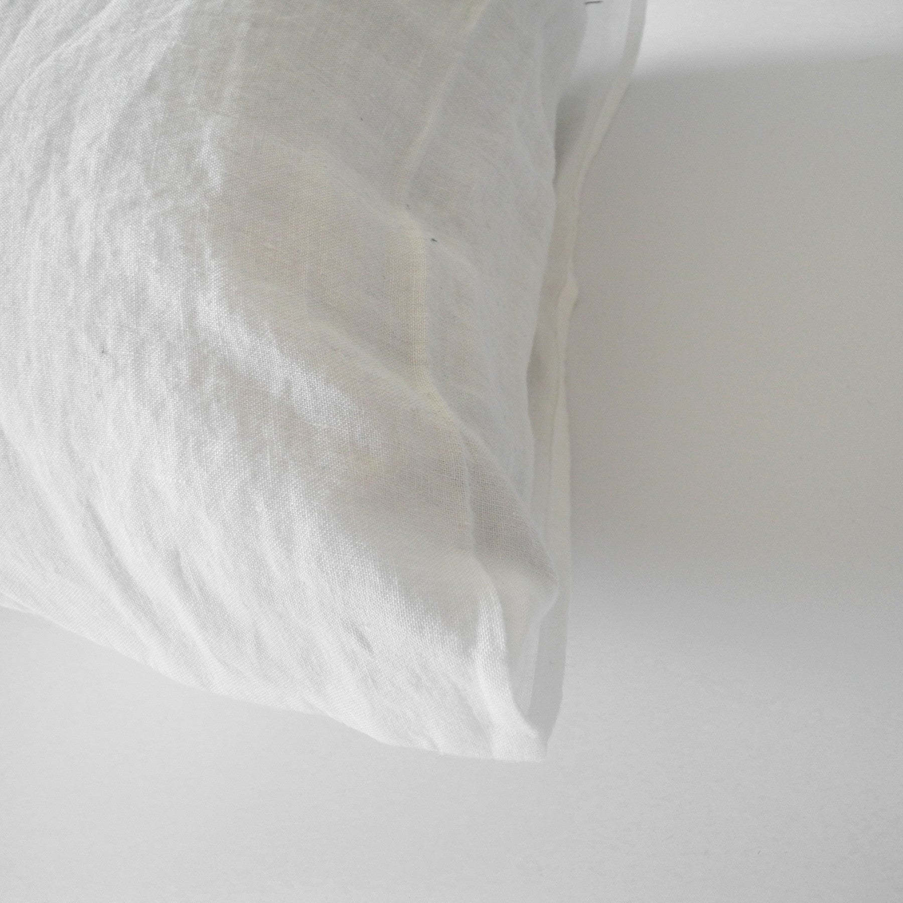 Linge Particulier Off White Standard Linen Pillowcase Sham for a colorful linen bedding look in soft white - Collyer's Mansion
