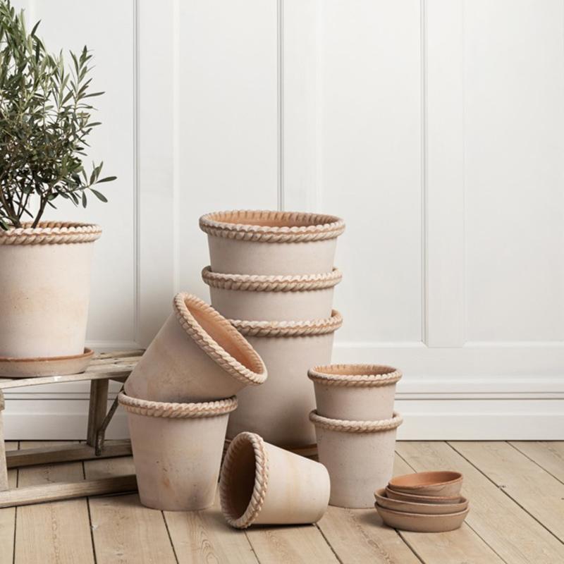 Emilia Pot in Rosa Terracotta by Bergs Potter