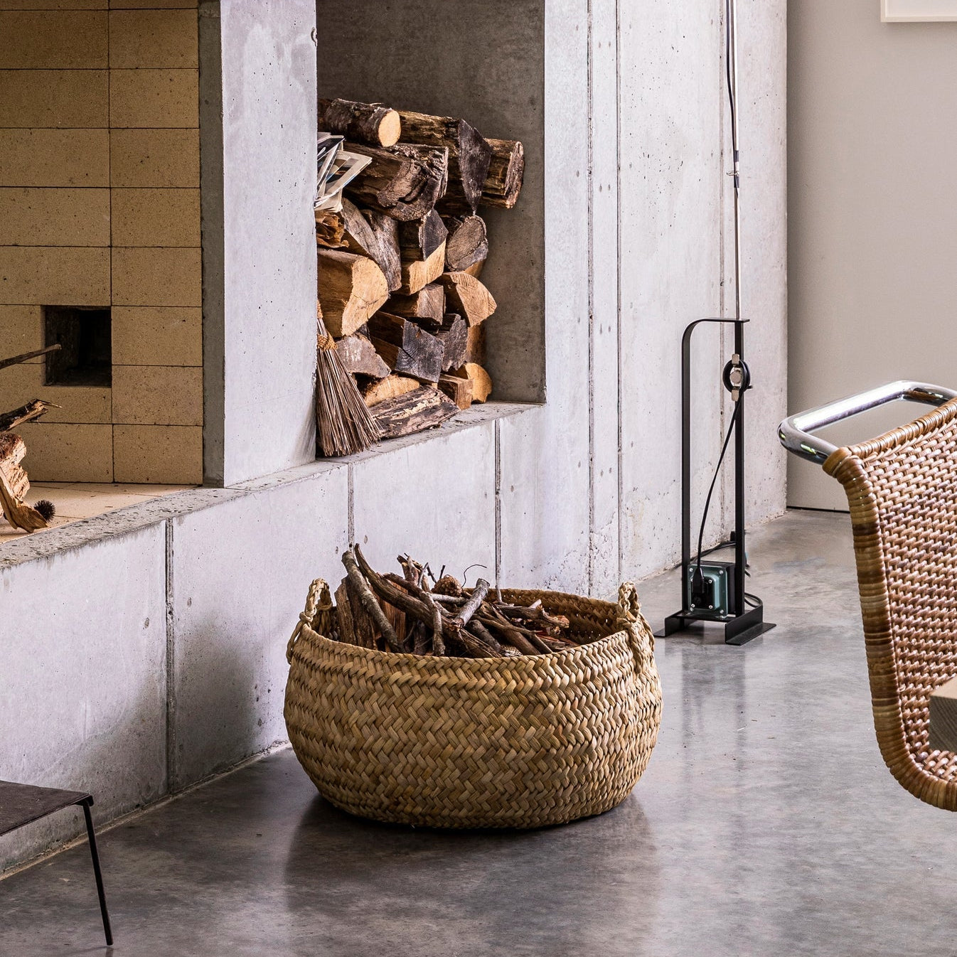 Bandeja Floor Basket - Collyer's Mansion