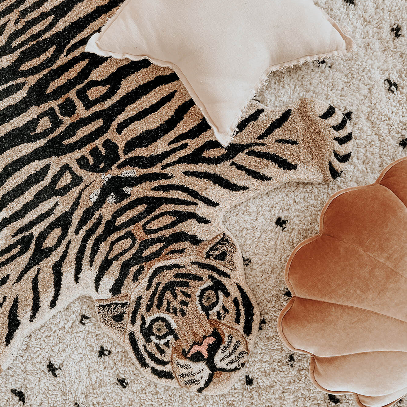 Drowsy Tiger Rug in Large