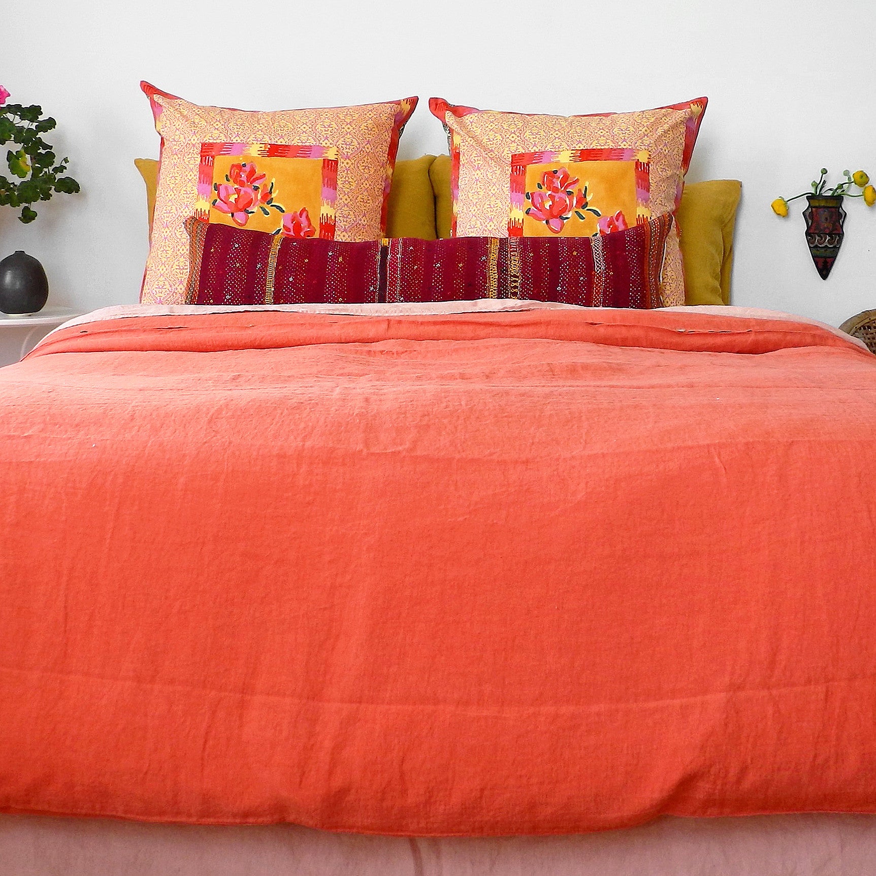 A Linge Particulier Linen Duvet in Terracotta gives a vibrant orange and sunset color to this duvet for a colorful linen bedding look from Collyer&#39;s Mansion