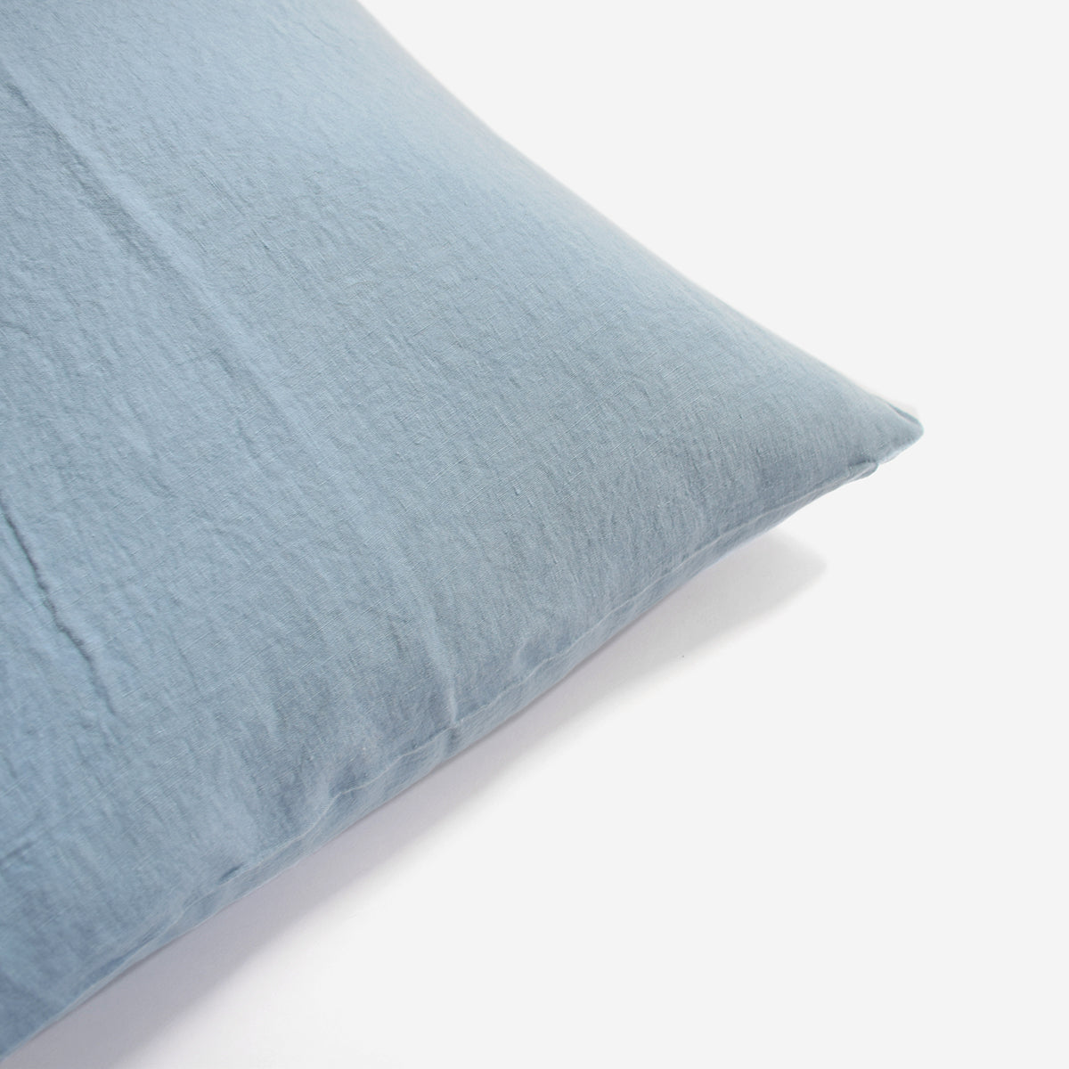 Linge Particulier Scandinavian Blue Standard Linen Pillowcase Sham for a colorful linen bedding look in grey blue - Collyer&#39;s Mansion