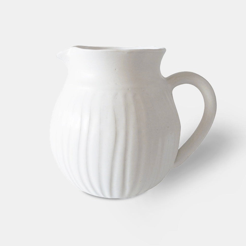 Round Pitcher