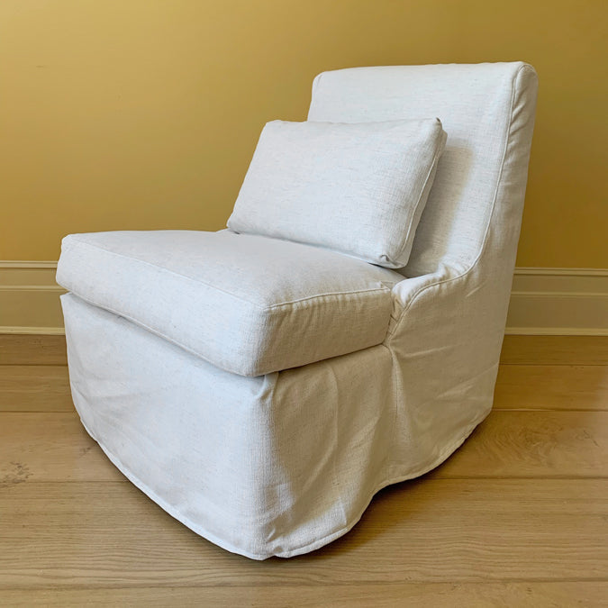 Darren Swivel Chair in Lester Snow